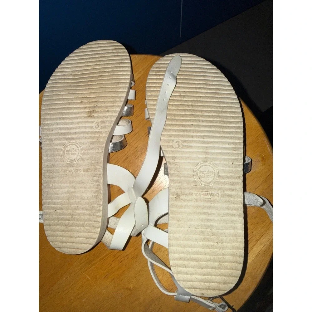 Wonder Nation Girls White Silver Metallic Gladiator Strappy Sandals Size 3‎